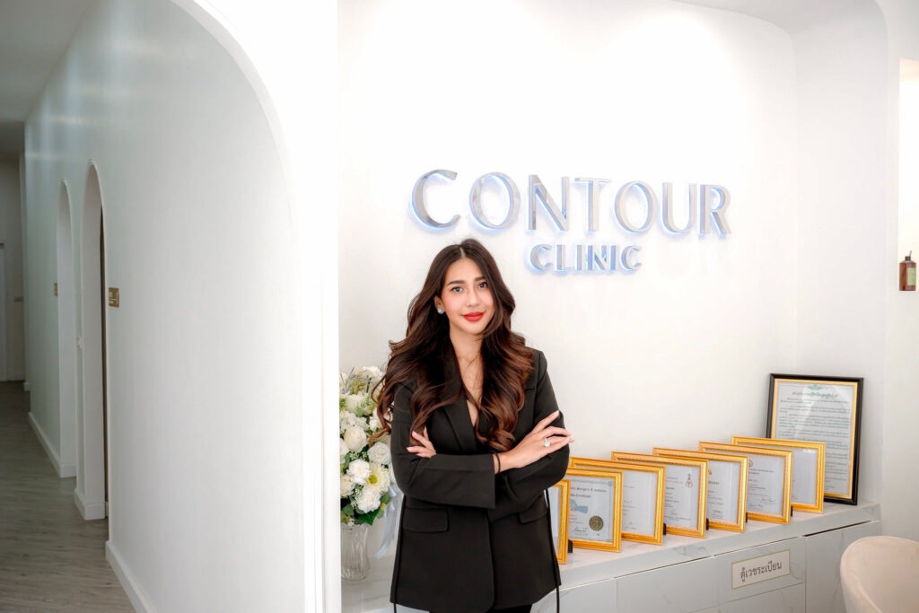 Airada standing in Contour Clinic Bangkok